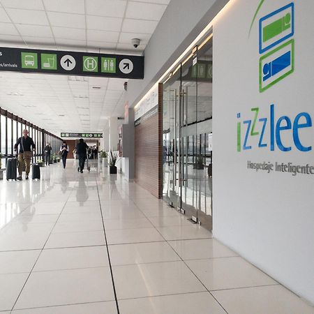 Izzzleep Aeropuerto Terminal 1 Hotell Mexico City Exteriör bild